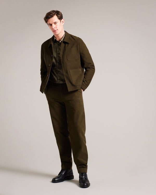 RUFUSJ-Jackets-On the hunt for the right every day jacket? RUFUSJ is the answer with a button through design that pairs well with any look, and moleskin material for the perfect amount of warmth. The classic collar and buttoned cuffs bring a smarter feel, whilst the patchwork pockets catch the eye. Moleskin jacket Button through design Patch pockets Cotton blend Classic collar Button fastened cuffs Lewis is 6'2" / 1.88m and wears Taupe in a Ted size 3- Ted Baker Romania